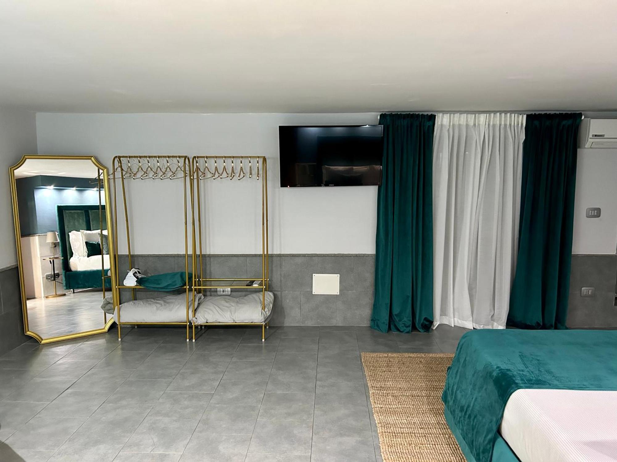 A Un Passo Dal Castello Maschio Angioino Appartment Naples Exterior photo