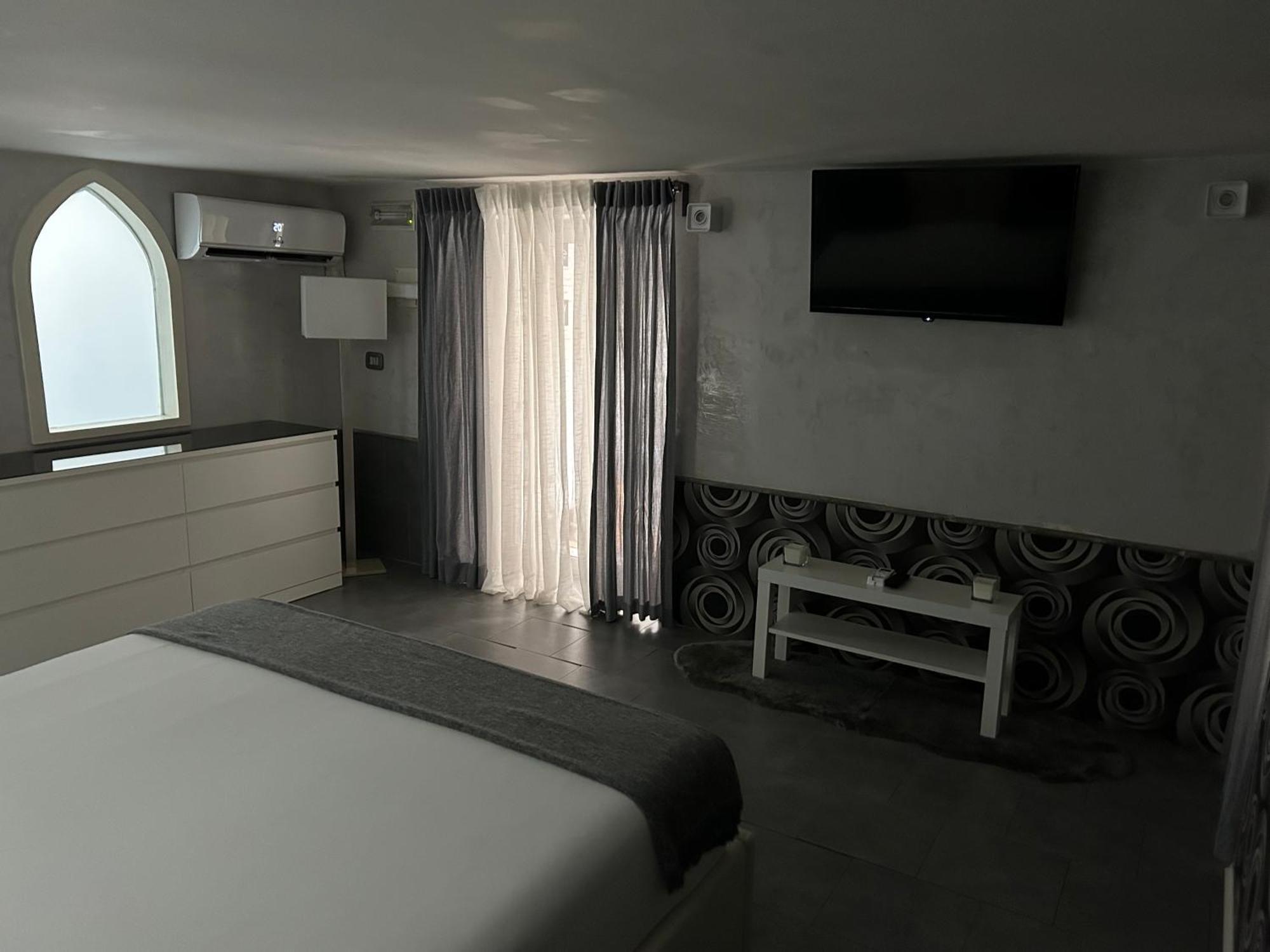 A Un Passo Dal Castello Maschio Angioino Appartment Naples Exterior photo
