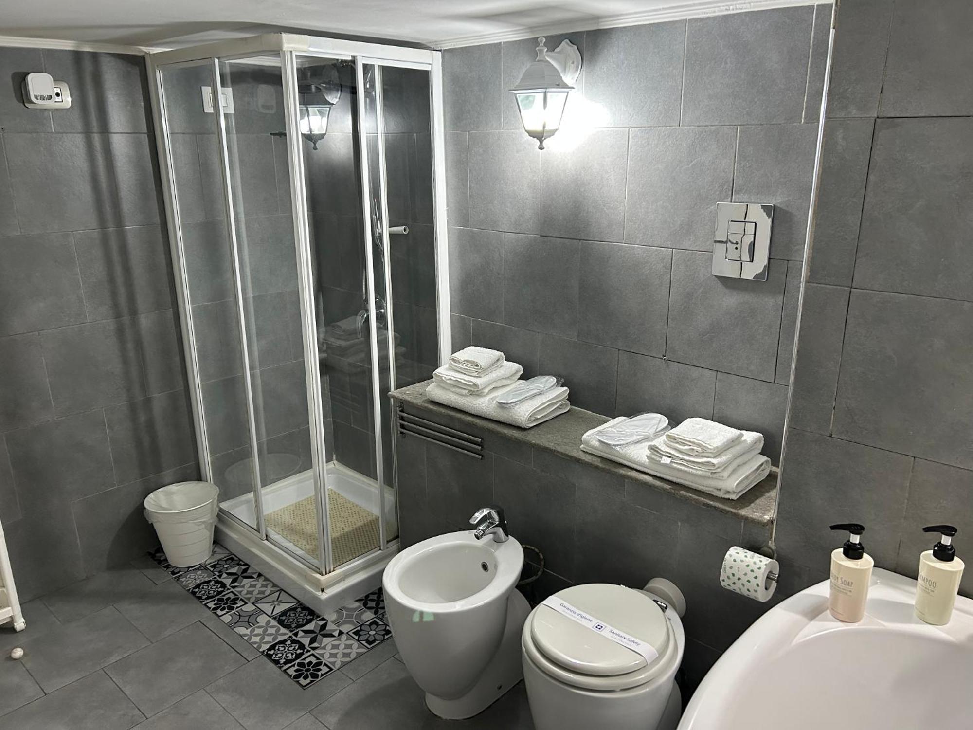 A Un Passo Dal Castello Maschio Angioino Appartment Naples Exterior photo