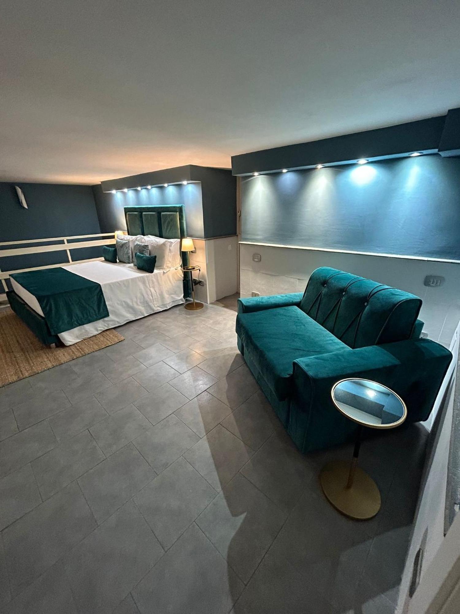 A Un Passo Dal Castello Maschio Angioino Appartment Naples Exterior photo
